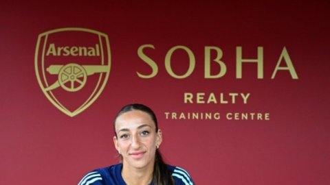 Arsenal sign Sweden striker Rosa Kafaji on long-term deal