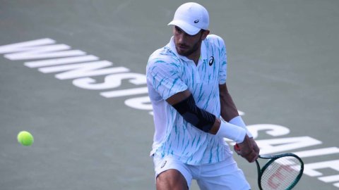 Borna Coric avenges last year's Winston-Salem loss to Sebastian Baez in the ATP 250 event last year.