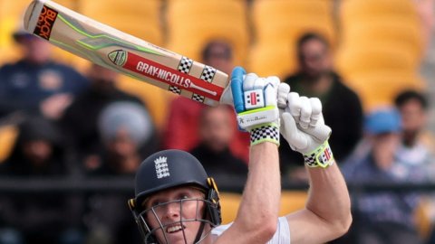 Crawley & Pennington ruled out of England’s Tests against Sri Lanka; Cox gets maiden call-up