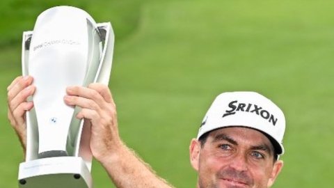 Golf: Keegan Bradley wins his second BMW Championship title