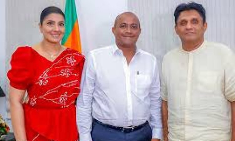 Hashan Tillakaratne rejoins politics, announces support to Lankan Opposition leader