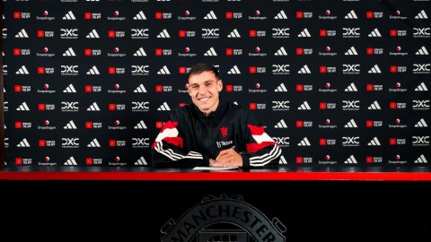 Man Utd sign PSG midfielder Manuel Ugarte on five-year deal