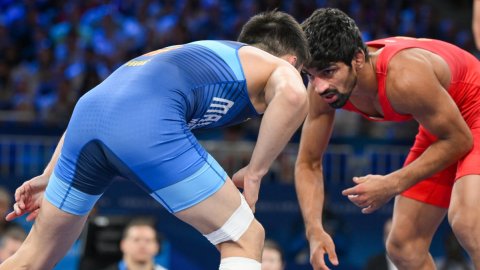 Paris: India's Aman Sehrawat and North Macedonia's Vladimir Egorov compete in the round of 16 of the