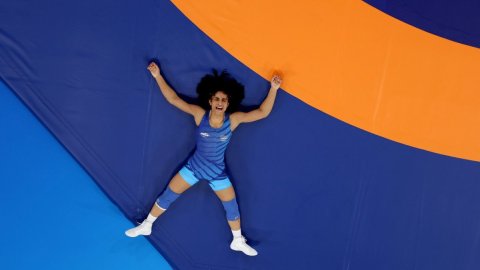 Paris Olympics: Vinesh advances to semifinals, beats Oksana 7-5 in women's 50kg bout