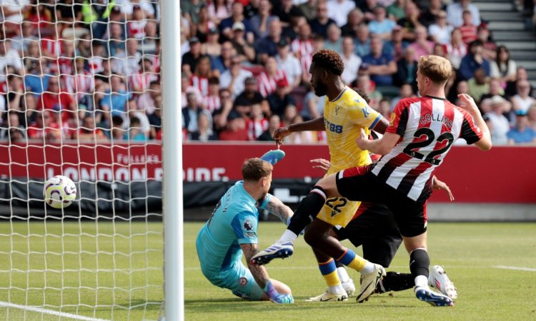 Premier League: Brentford claim controversial 2-1 victory over Crystal Palace