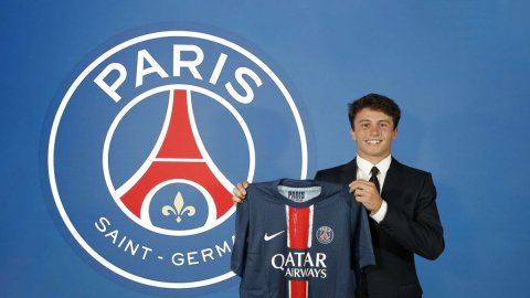 PSG announced signing of Joao Neves from Benfica on a five-year contract