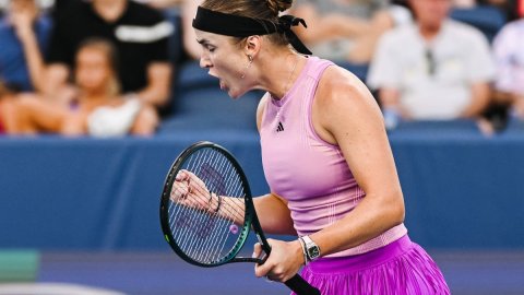 Svitolina wins Cincinnati opener; Anisimova withdraws