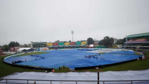 IND vs BAN, 2nd Test: மூன்றாம் நாள் ஆட்டம் தொடங்குவதில் தாமதம்; ரசிகர்கள் ஏமாற்றம்!