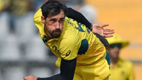 Mitchell Starc concedes 28 runs in the final over, the most for an Australian bowler in ODI history