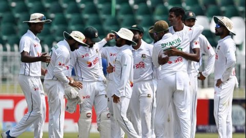 PAK vs BAN, 2nd Test: அடுத்தடுத்து விக்கெட்டுகளை இழந்து தடுமாறும் பாகிஸ்தான்!