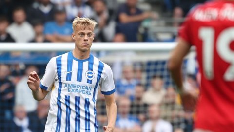 Brighton held to 2-2 draw by ten-man Nottingham Forest