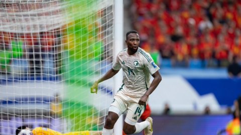 China lose to 10-man Saudi Arabia in World Cup qualifier