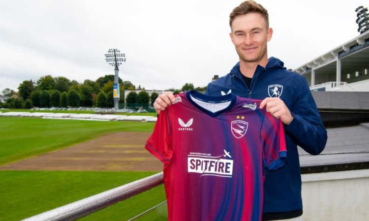 Cricket: Kent sign Chris Benjamin on a three-year contract