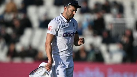 Elbow injury rules England's Mark Wood out for rest of the year 