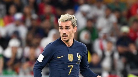 France's Antoine Griezmann announces retirement from international football