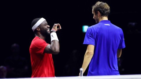 Frances Tiafoe upsets Daniil Medvedev, Carlos Alcaraz pulls Team Europe level with Team World in Lav