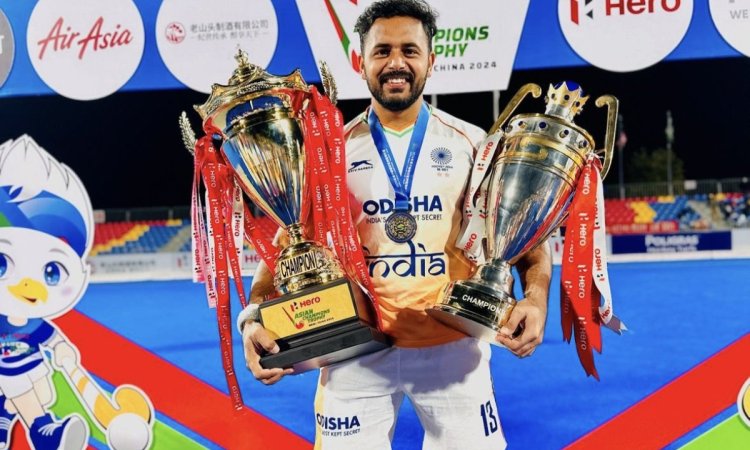 Hulunbuir: Indian Men's Hockey Team captain Harmanpreet Singh pose with the winner's trophy