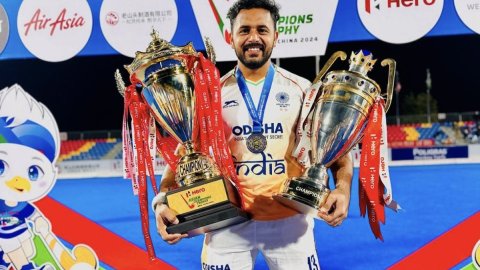 Hulunbuir: Indian Men's Hockey Team captain Harmanpreet Singh pose with the winner's trophy