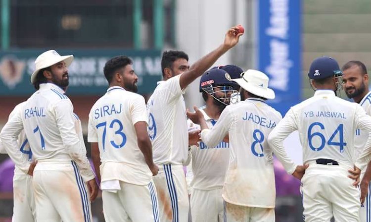 IND vs BAN, 1st Test: பேட்டிங், பந்துவீச்சில் அசத்திய அஸ்வின்; வங்கதேசத்தை பந்தாடியது இந்தியா!