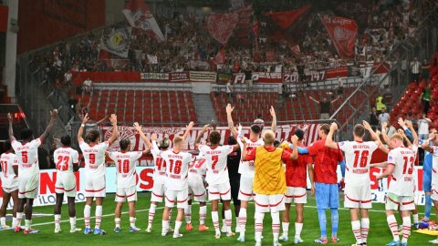 Leipzig end Leverkusen's unbeaten run in Bundesliga