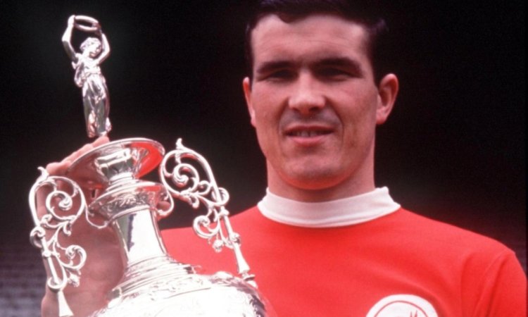 Liverpool legend Ron Yeats passes away at 86 after Alzheimer’s battle