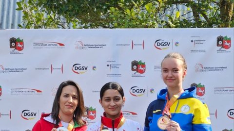 Mahit Sandhu wins gold in 50m Rifle Prone; Abhinav Deshwal bags silver in Men's 25m Pistol in 2nd Wo