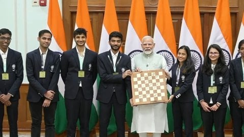 PM Modi meets Chess Olympiad gold-winning Indian men's and women's teams