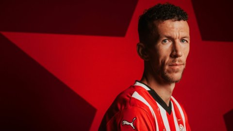 PSV sign experienced forward Ivan Perisic