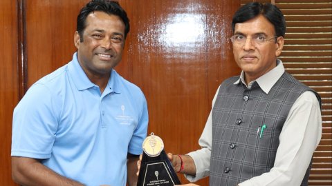 Sports Minister Mansukh Mandaviya meets International Tennis Hall of Famer Leander Paes