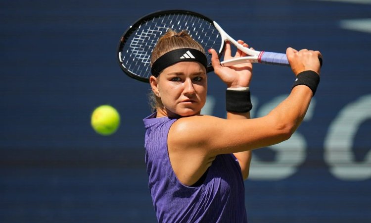 US Open: Muchova battles past health issues, Haddad Maia to reach second straight semis