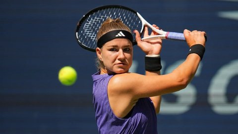 US Open: Muchova battles past health issues, Haddad Maia to reach second straight semis