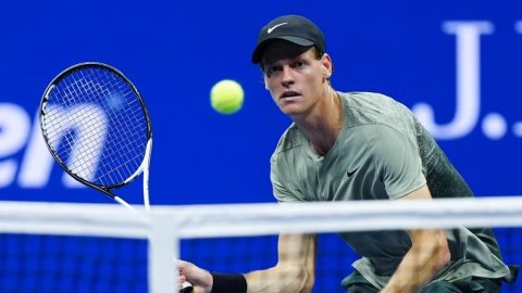 US Open: Sinner beats Medvedev, Draper eases past De Minaur to reach SFs