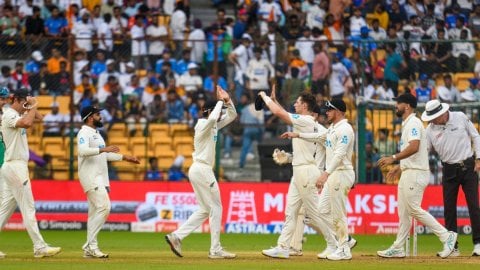 1st Test: Rain forces early stumps after New Zealand begin pursuit of 107 against India (ld)