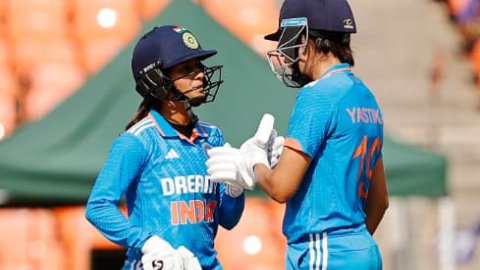 INDW vs NZW, 1st ODI: நியூசிலாந்துக்கு 228 ரன்களை இலக்காக நிர்ணயித்தது இந்தியா!