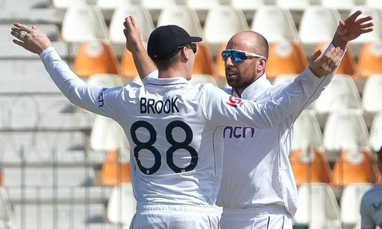 Pakistan 79-2 at lunch on day 1 of second test vs England