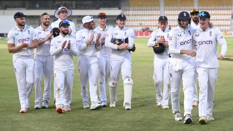 PAK vs ENG, 1st Test: பாகிஸ்தானை இன்னிங்ஸ் வித்தியாசத்தில் வீழ்த்தியது இங்கிலாந்து!