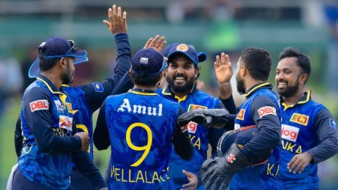 SL vs WI, 2nd ODI: ஹசரங்கா, தீக்ஷ்னா அபாரம்; விண்டீஸை 189 ரன்னில் சுருட்டியது இலங்கை!