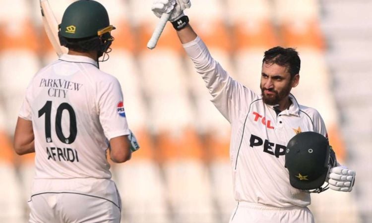 Pakistan all out for 556 runs in first innings of first test vs England 