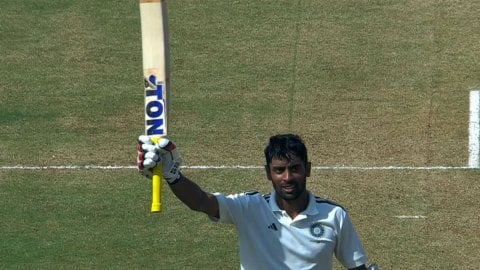 Abhimanyu Easwaran holds fort for Rest of India against Mumbai, taking them to 289/4 in their first 