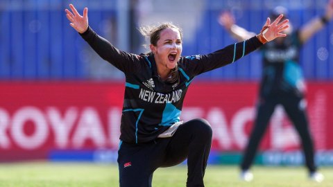 Amelia Kerr ruled out of remaining ODIs against India with injury