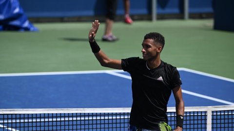 Auger-Aliassime outlasts Sinner to advance to Cincinnati quarters