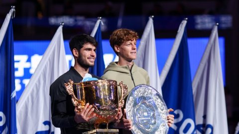 Carlos Alcaraz beats Jannik Sinner in epic final to claim China Open ATP 500 series title in Beijing