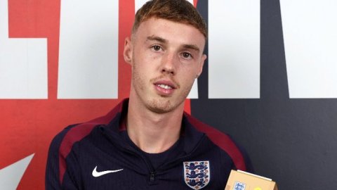 Cole Palmer voted England men’s player of the year