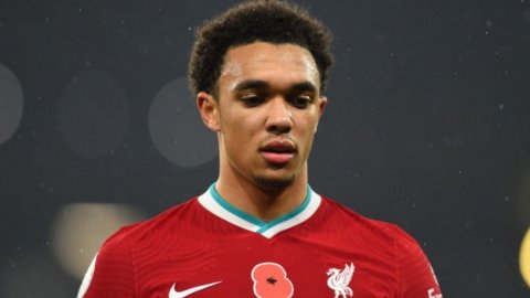 Fans will be very angry if he leaves: Liverpool's Carragher believes Alexander-Arnold will join Real