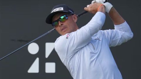 Golf: Crowd favourite Fowler cards 64 and moves to Top-10 at Zozo Championships