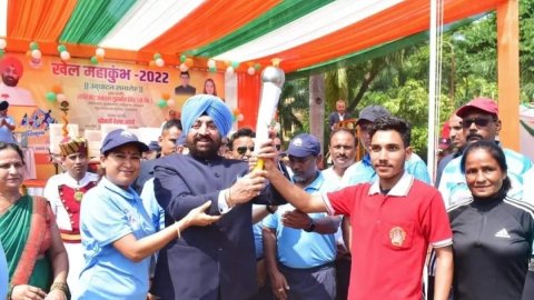 Governor Gurmeet Singh and Sports Minister Rekha Arya