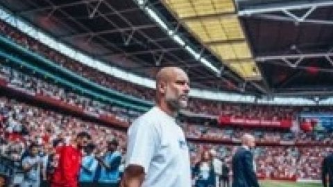 Guardiola offers to pay for fans’ banner urging him to stay at Manchester City