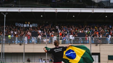 Lewis Hamilton to drive Ayrton Senna’s 1990 McLaren as a tribute at Brazilian Grand Prix