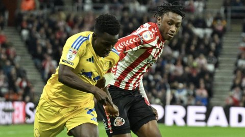 Meslier 'heartbroken' after last-minute howler cost Leeds victory against Sunderland