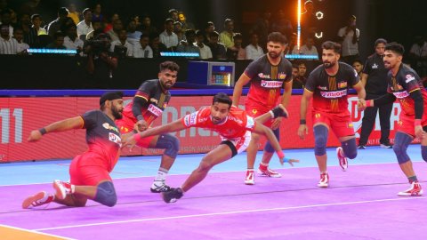 PKL Season 11: Gujarat Giants beat Bengaluru Bulls as Pardeep Narwal reaches 1700-point milestone